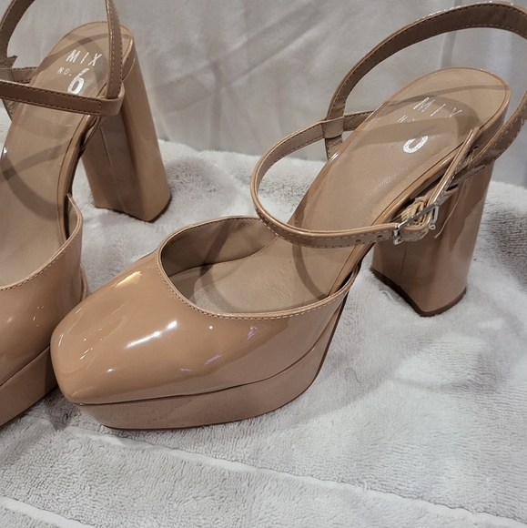 Beige/Skintone Closed-Toe Slingback Platforms - Picture 6 of 7
